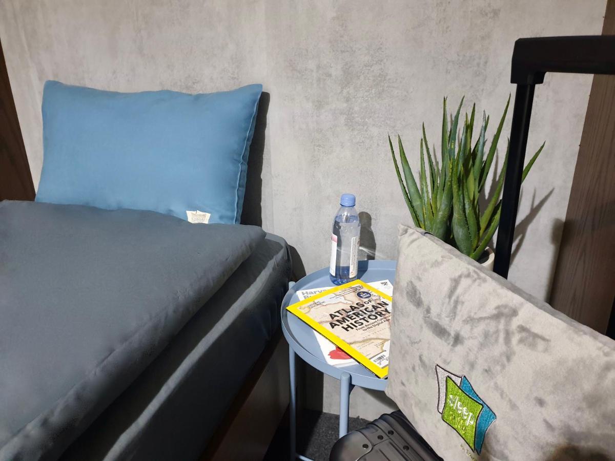 Sleep 'N Fly Sleep Lounge, D-Gates Terminal 1 - Transit Only Hotell Dubai Exteriör bild